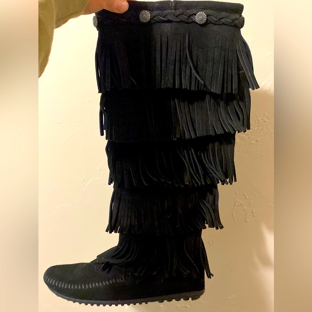 Minnetonka boots 5 layer fringe new in box